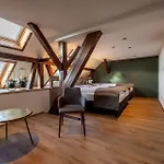 & Restaurant Baeren ホテル