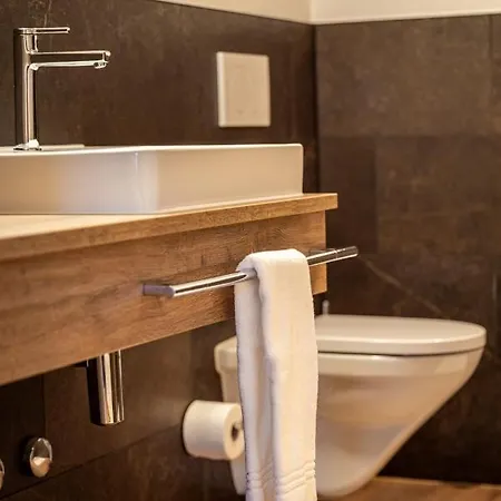 & Restaurant Baeren Ξενοδοχείο Niederbipp