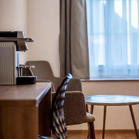 & Restaurant Baeren ホテル Niederbipp