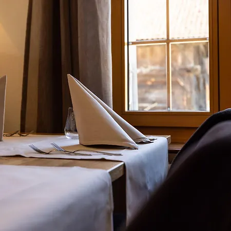 & Restaurant Baeren ホテル