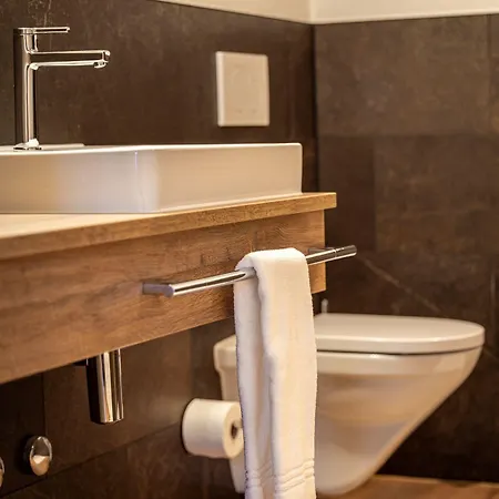 & Restaurant Baeren ホテル Niederbipp