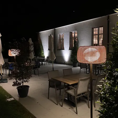 & Restaurant Baeren מלון